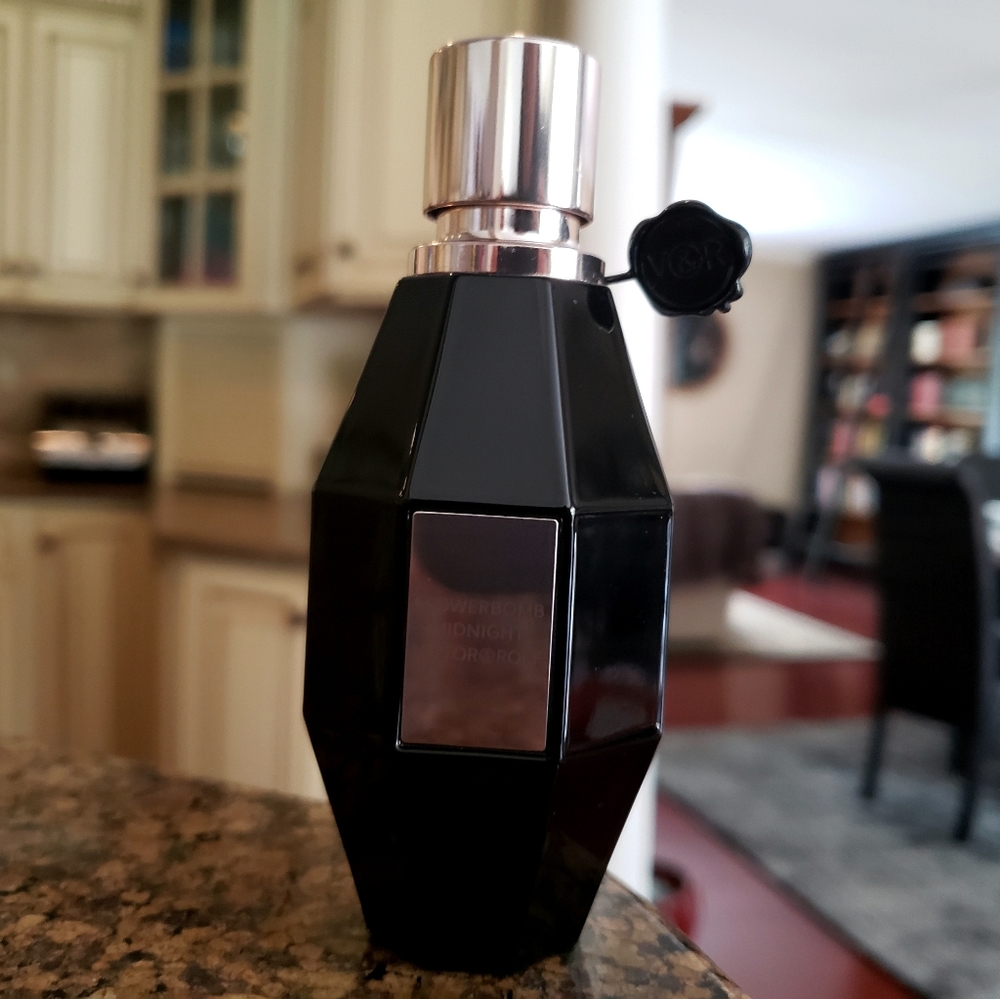 Flowerbomb Midnight